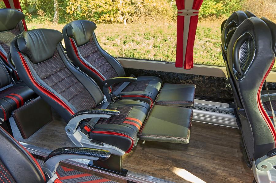 Интерьер Iveco Magelys Pro Lounge 2017 года  (фото 8 из 12)